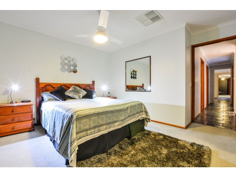 7 Houndsgate Court, Onkaparinga Hills SA 5163