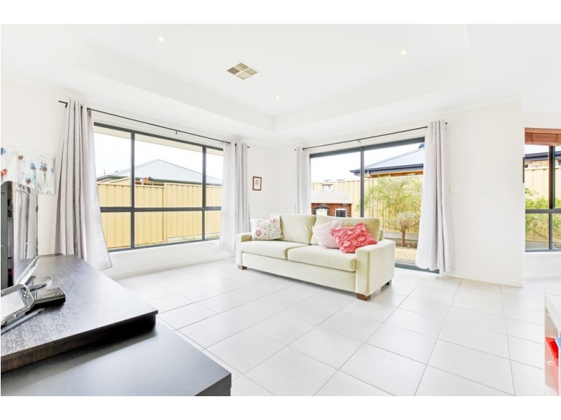 9 Signal Street, Seaford Meadows SA 5169