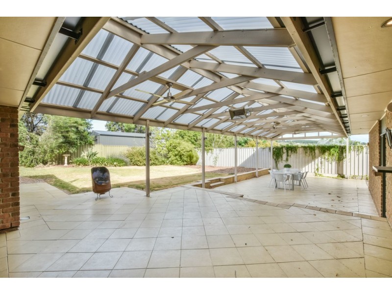 63 Sir James Hardy Way, Woodcroft SA 5162