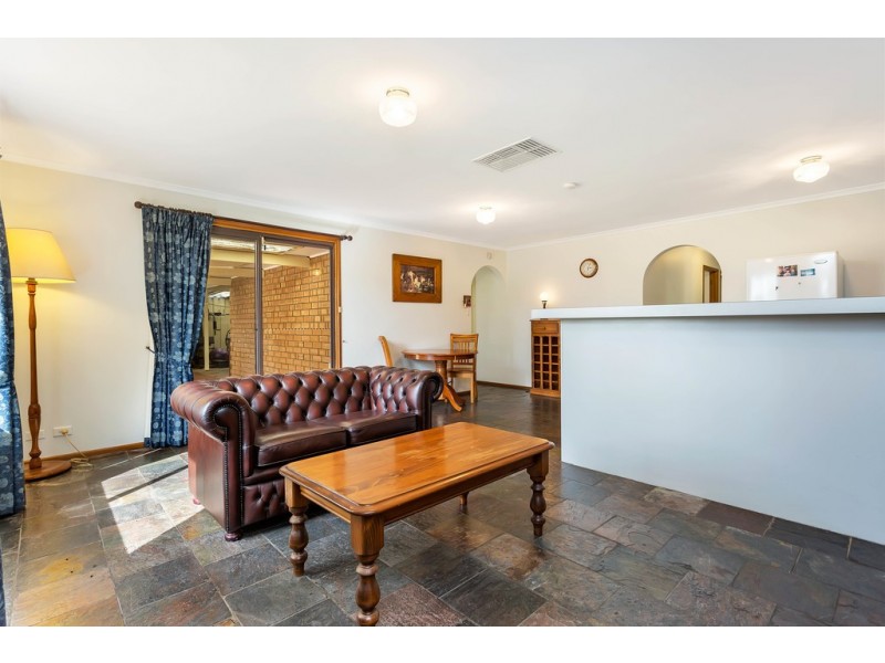 11 Claremont Street, Morphett Vale SA 5162