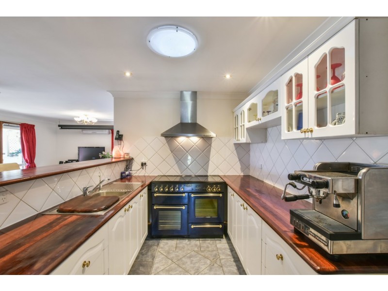 77 Capella Drive, Hallett Cove SA 5158