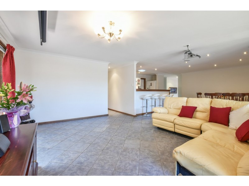 77 Capella Drive, Hallett Cove SA 5158