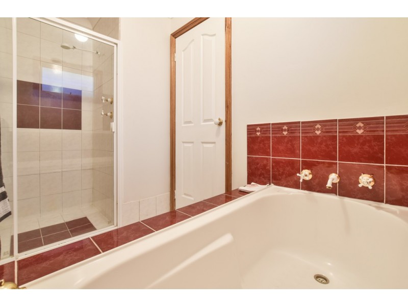 77 Capella Drive, Hallett Cove SA 5158