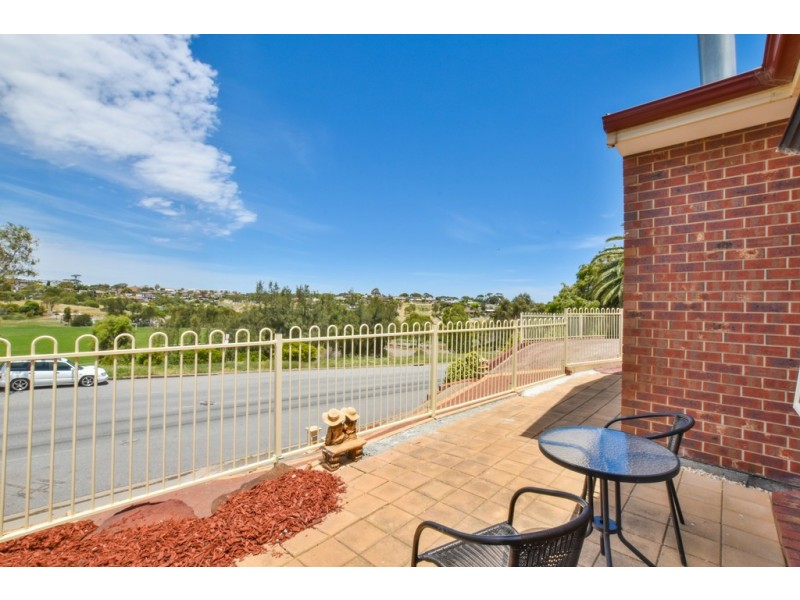 77 Capella Drive, Hallett Cove SA 5158