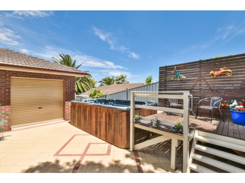 77 Capella Drive, Hallett Cove SA 5158