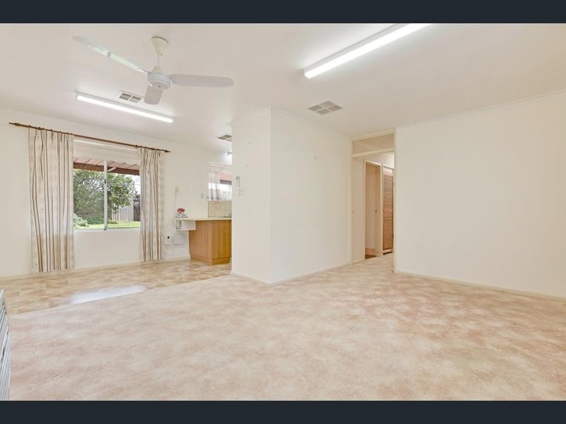 11 Wentworth Street, Moana SA 5169