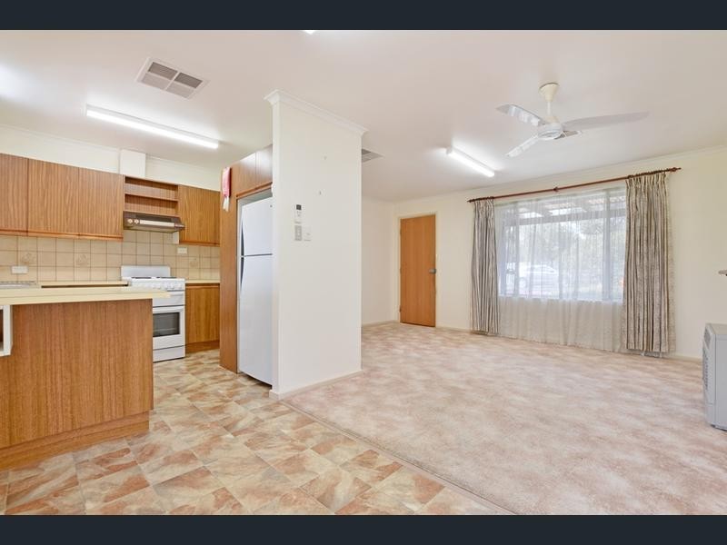 11 Wentworth Street, Moana SA 5169