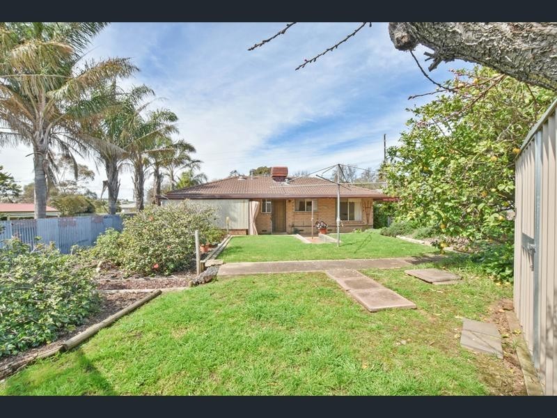 11 Wentworth Street, Moana SA 5169