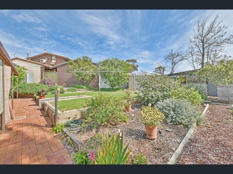 11 Wentworth Street, Moana SA 5169