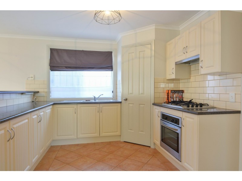 8 Autumn Court, Woodcroft SA 5162