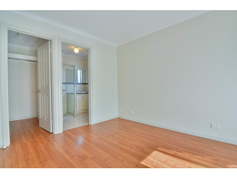 8 Autumn Court, Woodcroft SA 5162