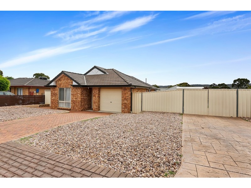 26 Simone Crescent, Morphett Vale SA 5162