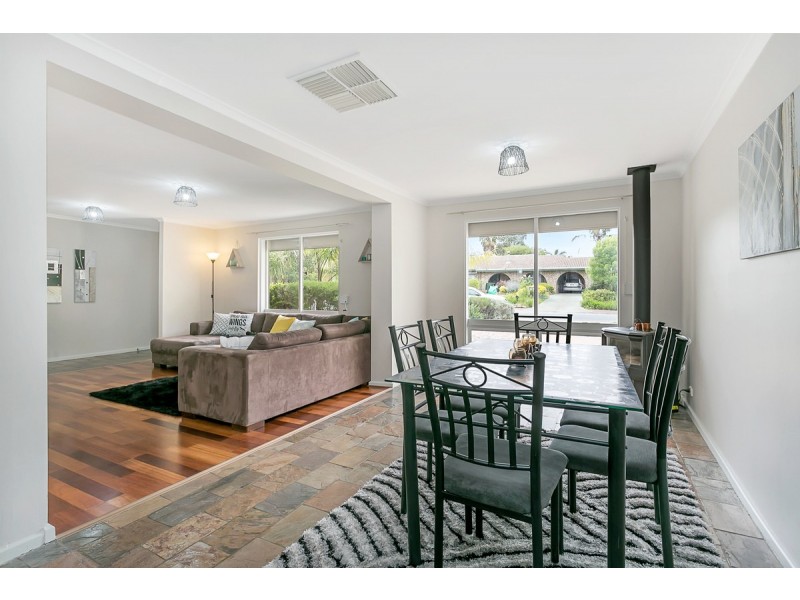 40 Southbound Avenue, Aberfoyle Park SA 5159