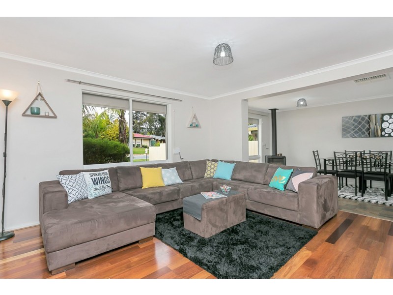 40 Southbound Avenue, Aberfoyle Park SA 5159