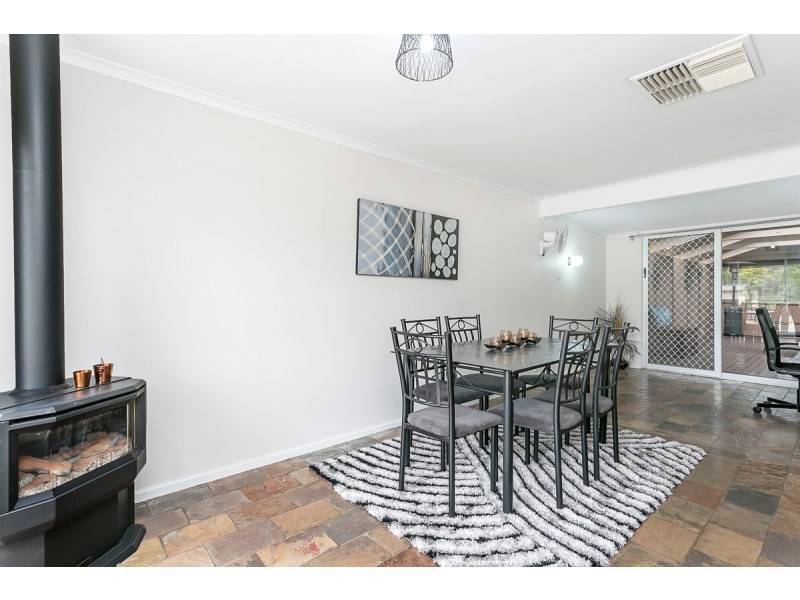40 Southbound Avenue, Aberfoyle Park SA 5159