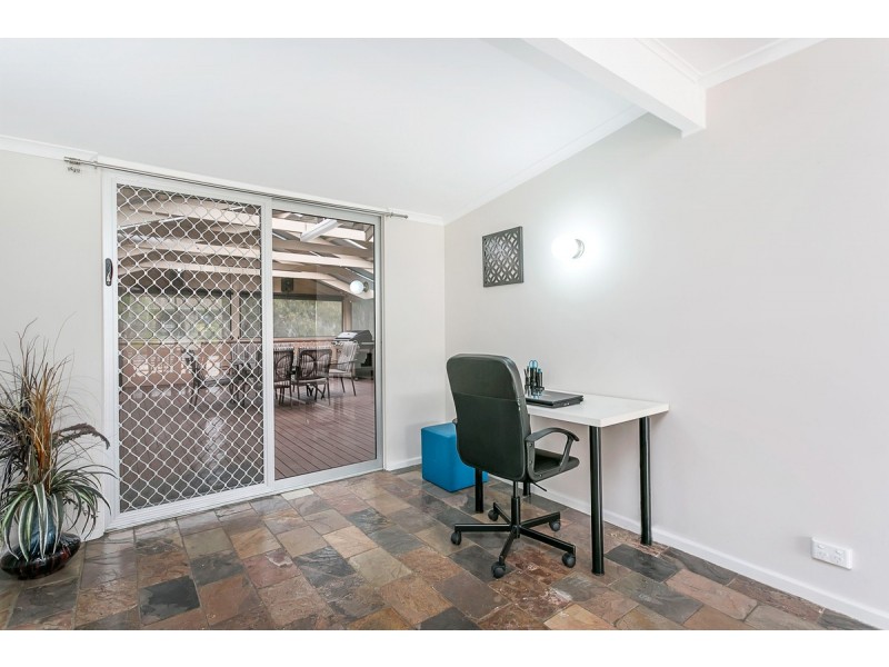 40 Southbound Avenue, Aberfoyle Park SA 5159