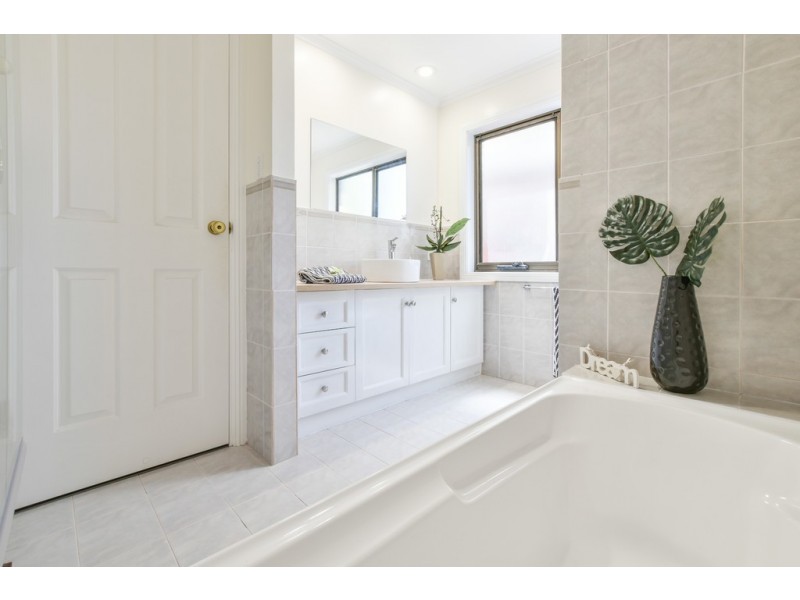 63 Riverview Drive, Port Noarlunga SA 5167