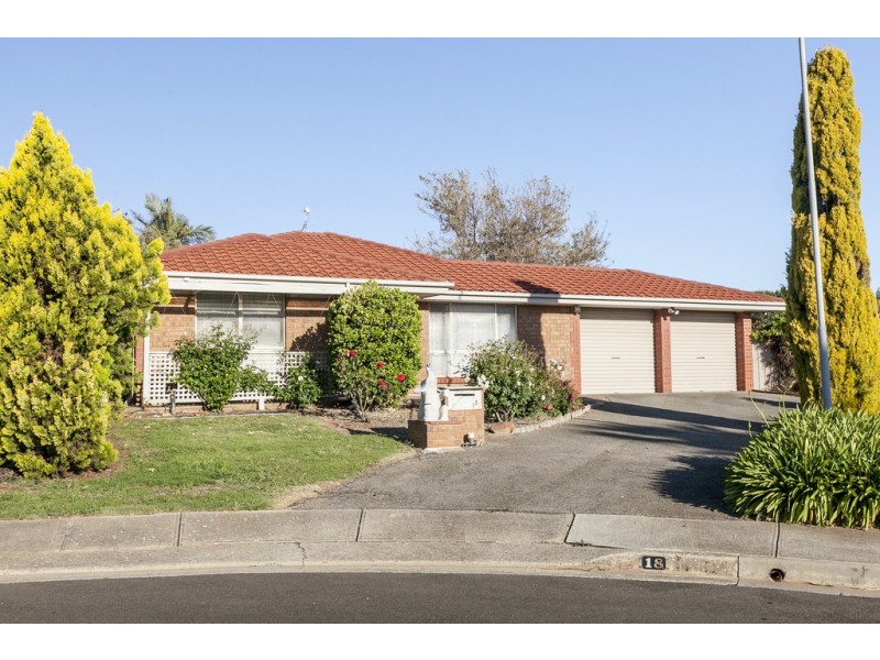 18 Coringle Crescent, Hallett Cove SA 5158
