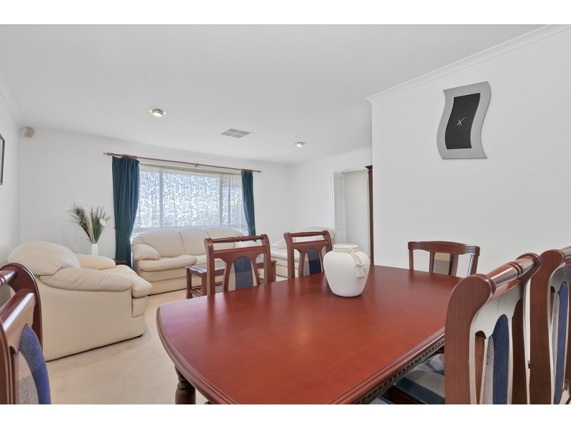 18 Coringle Crescent, Hallett Cove SA 5158