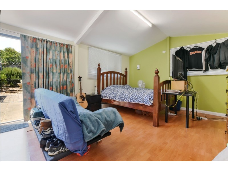 22 Montana Drive, Happy Valley SA 5159