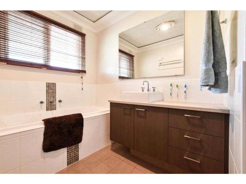 22 Montana Drive, Happy Valley SA 5159