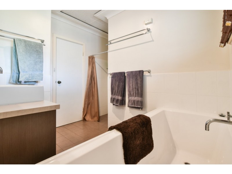 22 Montana Drive, Happy Valley SA 5159