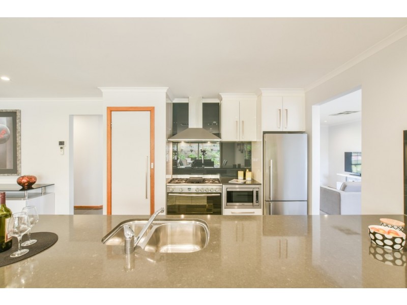 33 Derek Crescent, Morphett Vale SA 5162