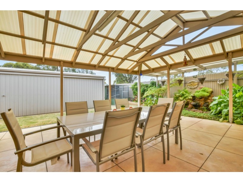 33 Derek Crescent, Morphett Vale SA 5162
