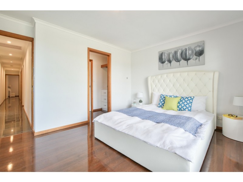 33 Derek Crescent, Morphett Vale SA 5162