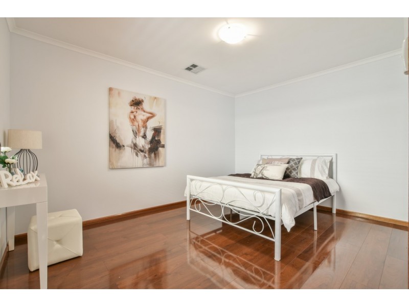33 Derek Crescent, Morphett Vale SA 5162