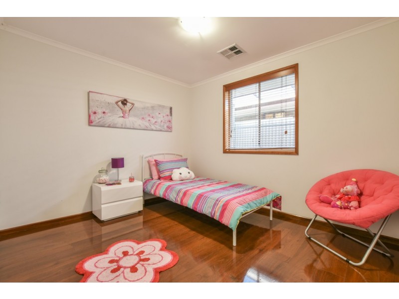 33 Derek Crescent, Morphett Vale SA 5162