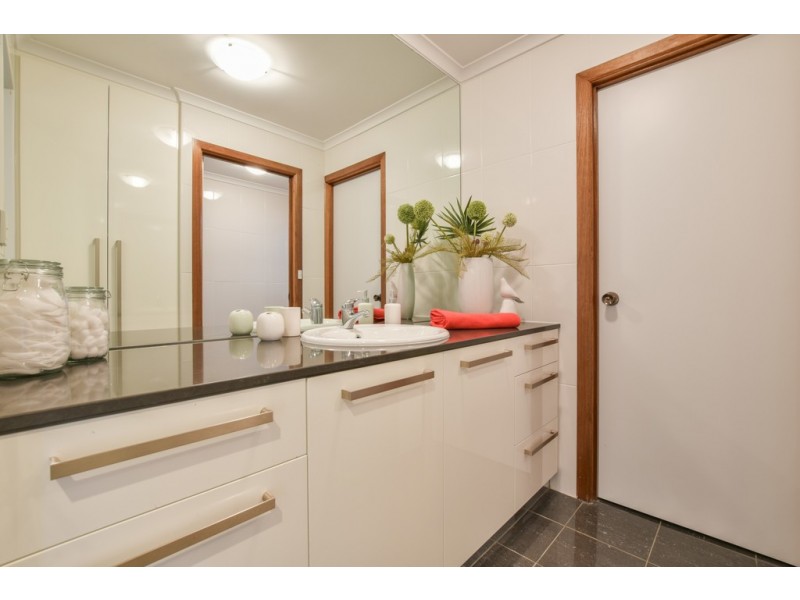 33 Derek Crescent, Morphett Vale SA 5162