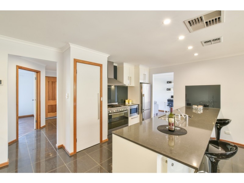 33 Derek Crescent, Morphett Vale SA 5162