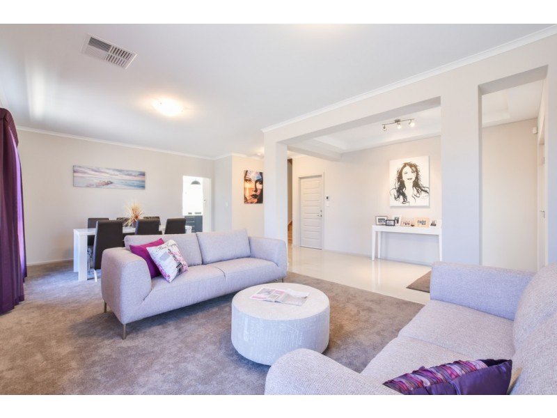 31 Burlington Road, Hallett Cove SA 5158