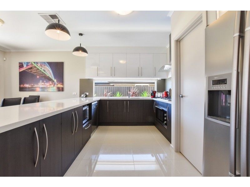 31 Burlington Road, Hallett Cove SA 5158