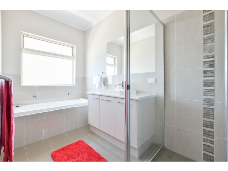 31 Burlington Road, Hallett Cove SA 5158