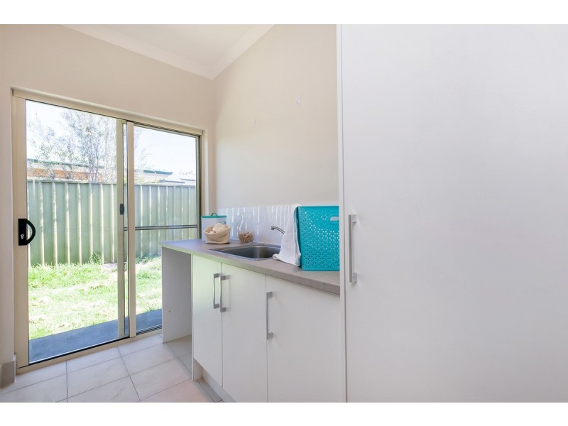 142a Reynell Road, Woodcroft SA 5162