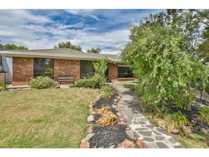 6 St Helens Court, Woodcroft SA 5162