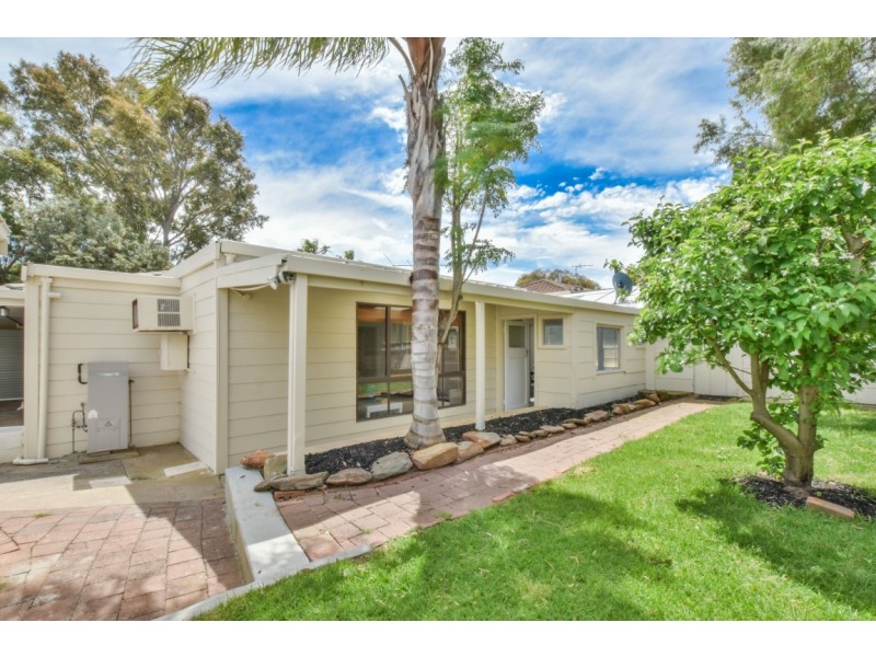 6 St Helens Court, Woodcroft SA 5162