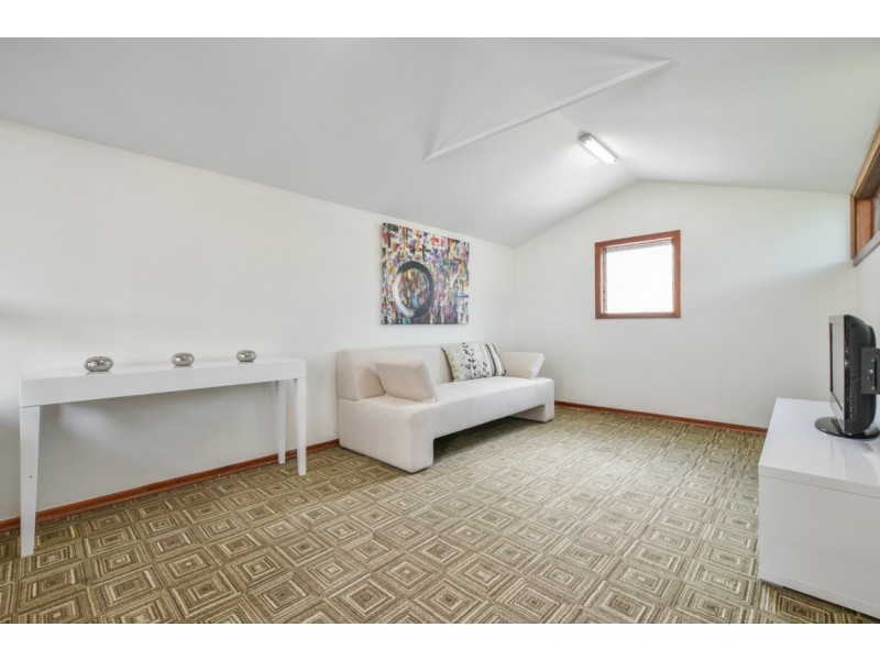 6 St Helens Court, Woodcroft SA 5162