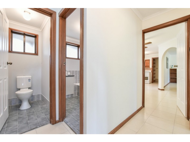 6 St Helens Court, Woodcroft SA 5162