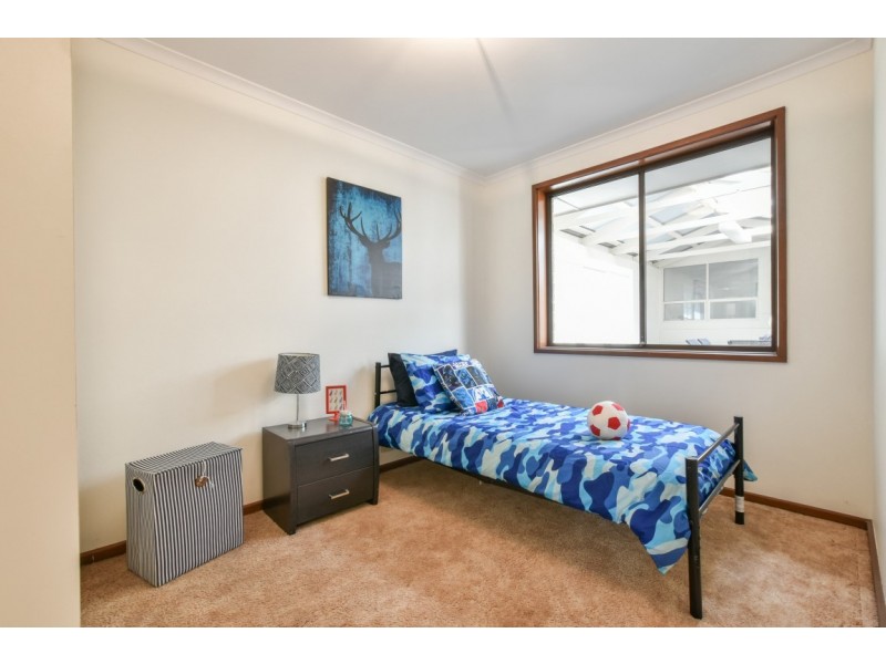 6 St Helens Court, Woodcroft SA 5162