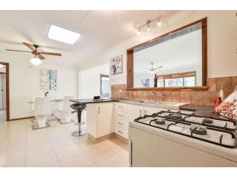 6 St Helens Court, Woodcroft SA 5162