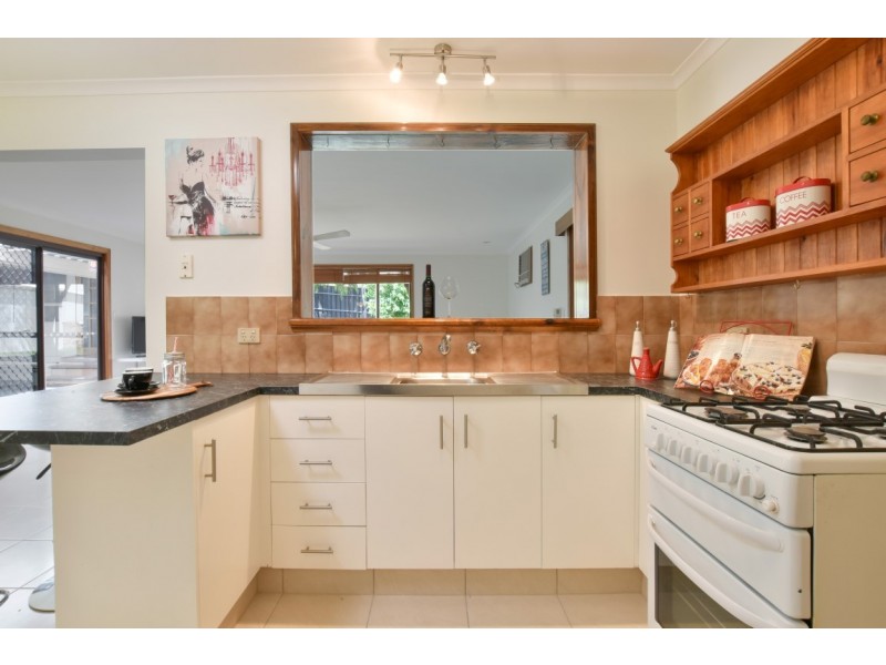 6 St Helens Court, Woodcroft SA 5162