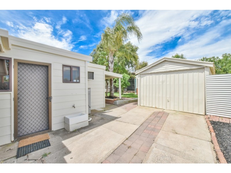 6 St Helens Court, Woodcroft SA 5162