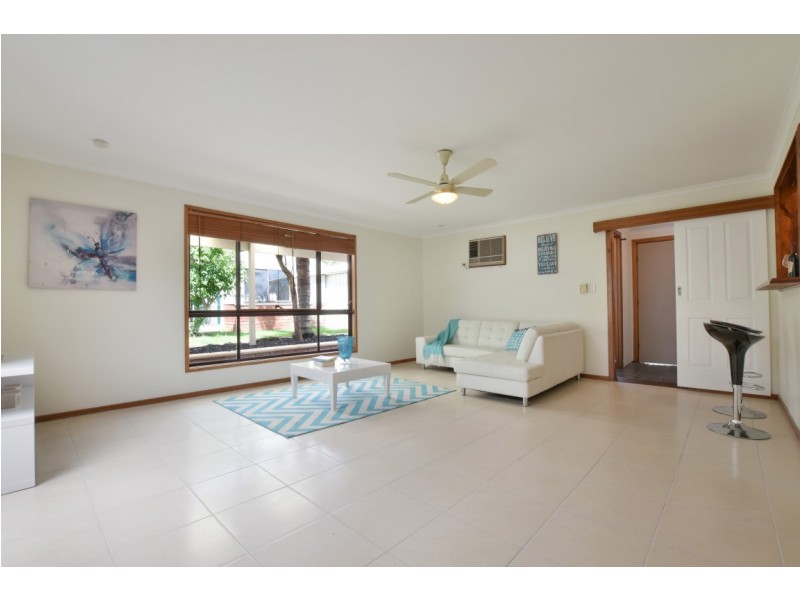 6 St Helens Court, Woodcroft SA 5162