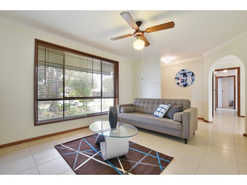 6 St Helens Court, Woodcroft SA 5162