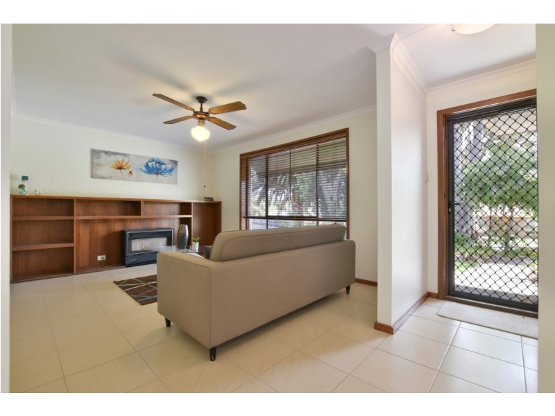 6 St Helens Court, Woodcroft SA 5162