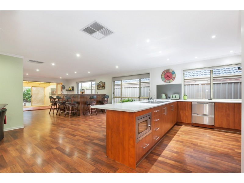 61 Pridham Boulevard, Aldinga Beach SA 5173