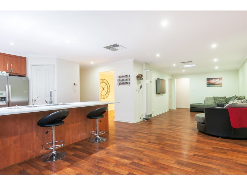 61 Pridham Boulevard, Aldinga Beach SA 5173